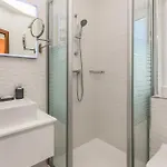 2 Bedroom Cozy In Holiday home Sukosan