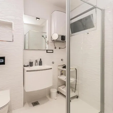 2 Bedroom Cozy In *