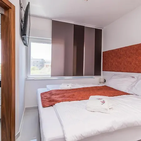 Сasa de vacaciones 2 Bedroom Cozy In Sukošan